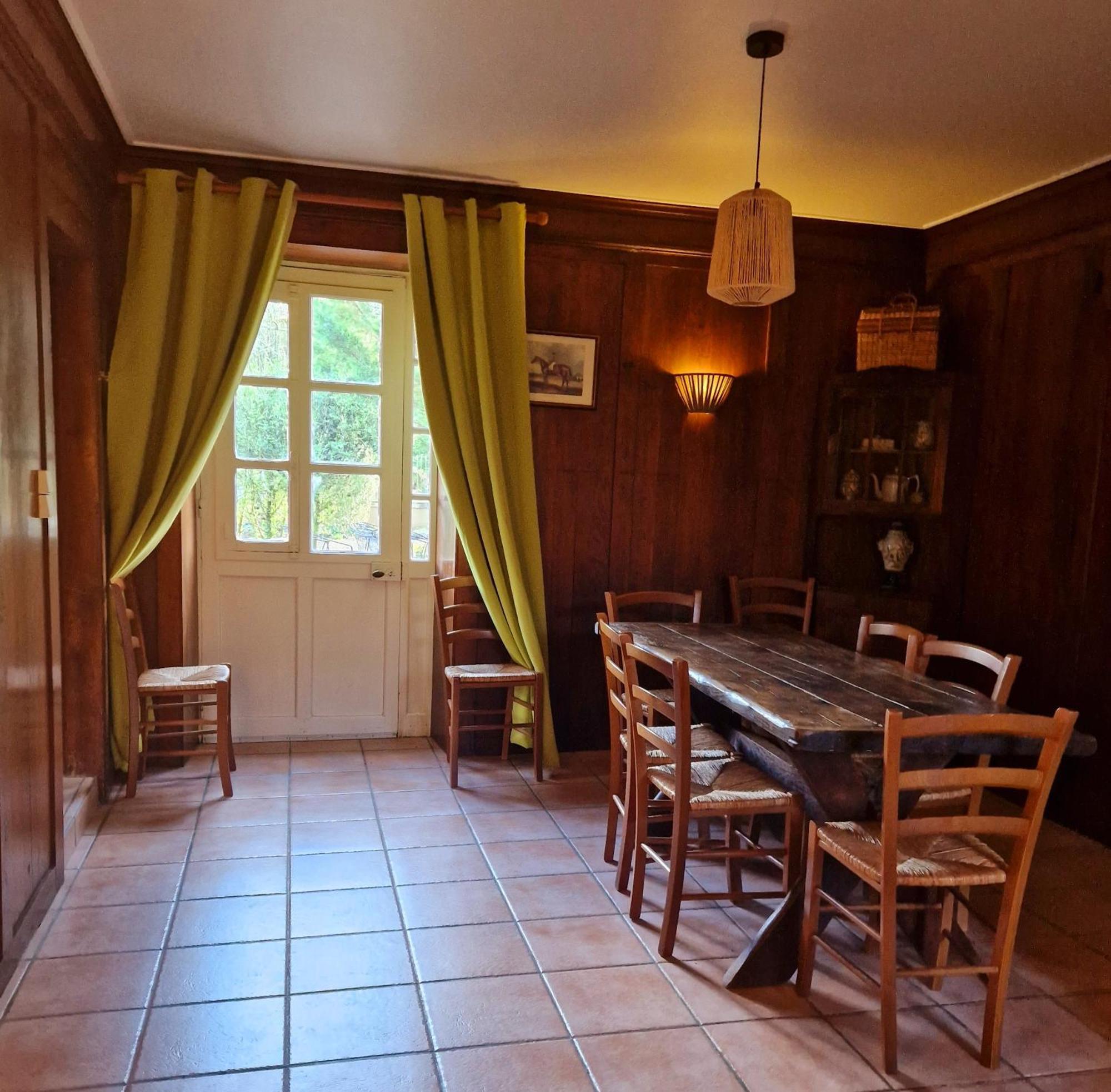 Le Pavillon De St Agnan Hautefort Exterior foto