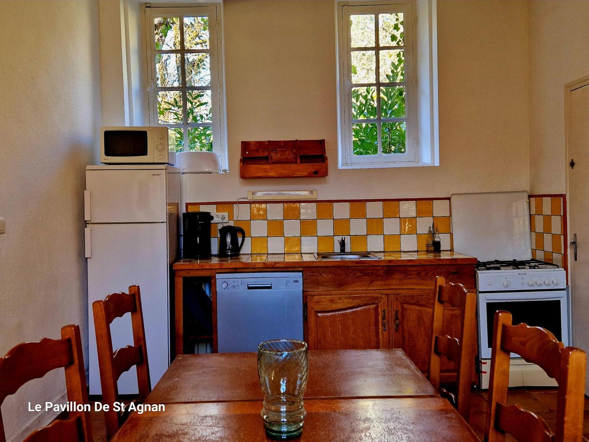 Le Pavillon De St Agnan Hautefort Exterior foto