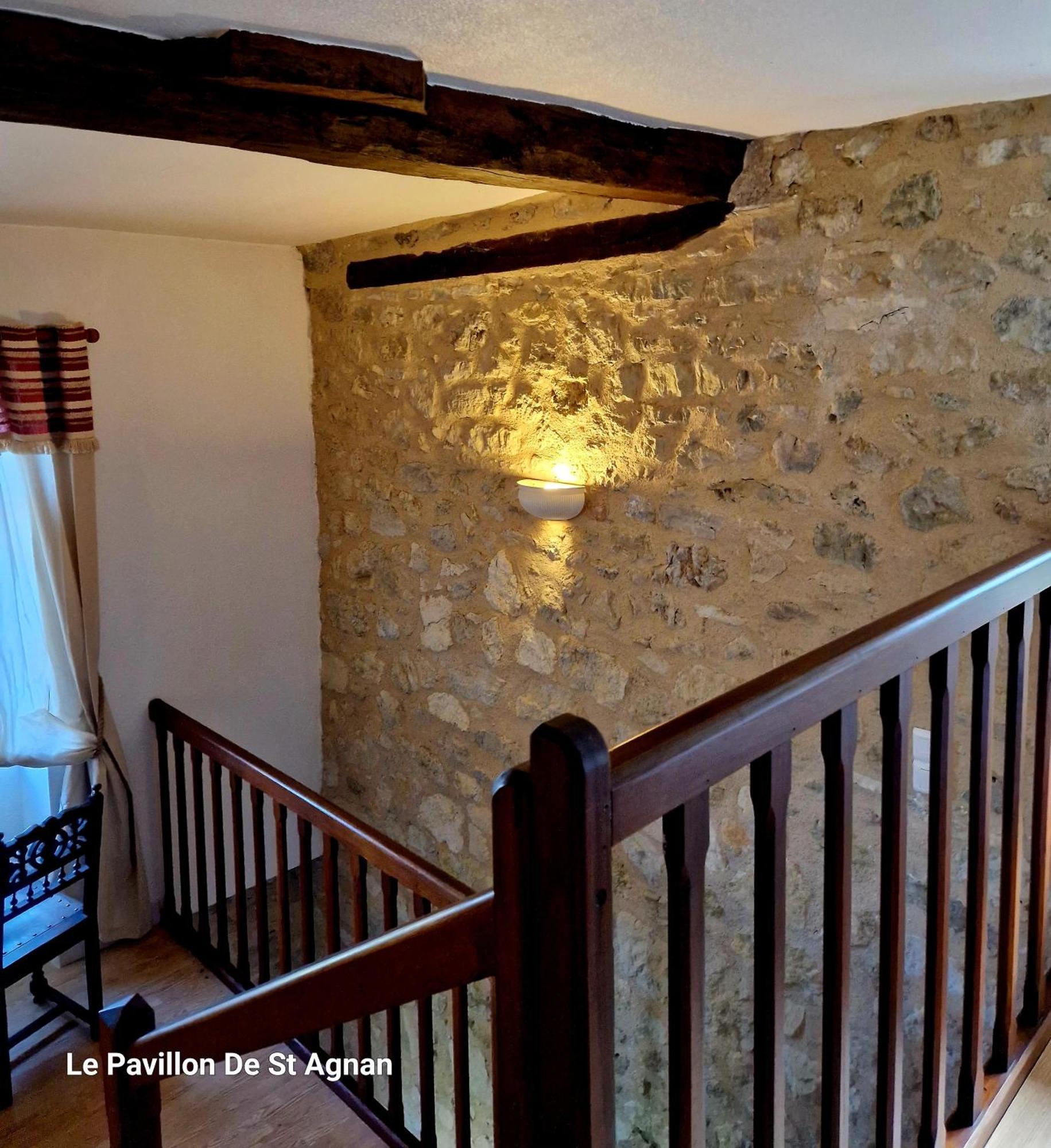 Le Pavillon De St Agnan Hautefort Exterior foto
