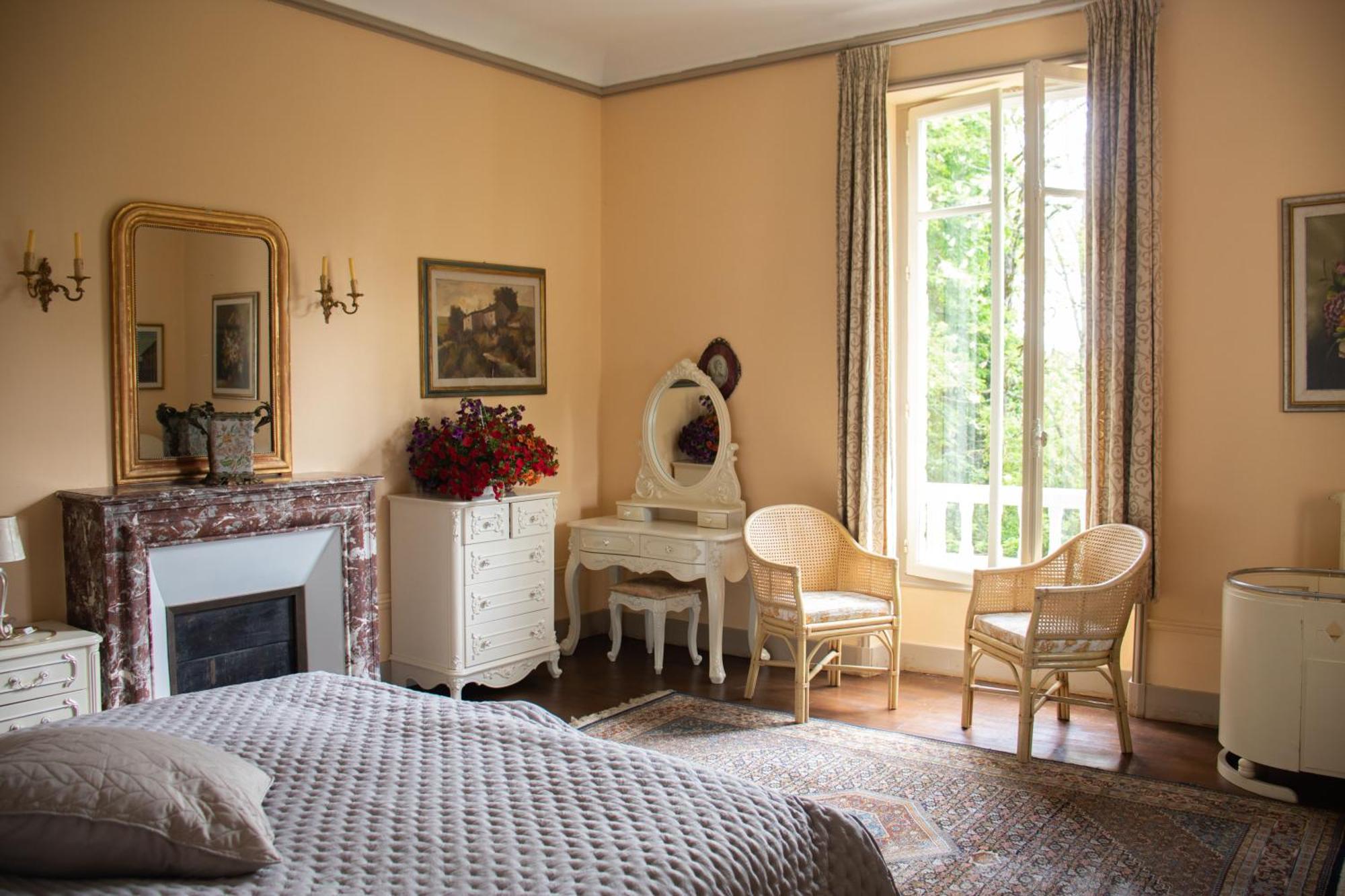 Le Pavillon De St Agnan Hautefort Exterior foto